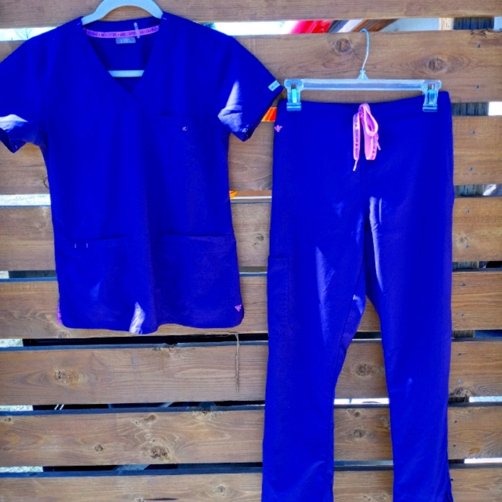Med Couture 8587 XS top and pants